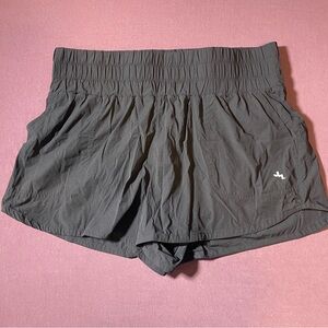 JoyLab High Rise Flowy Shorts in Black with Pockets - Size Large